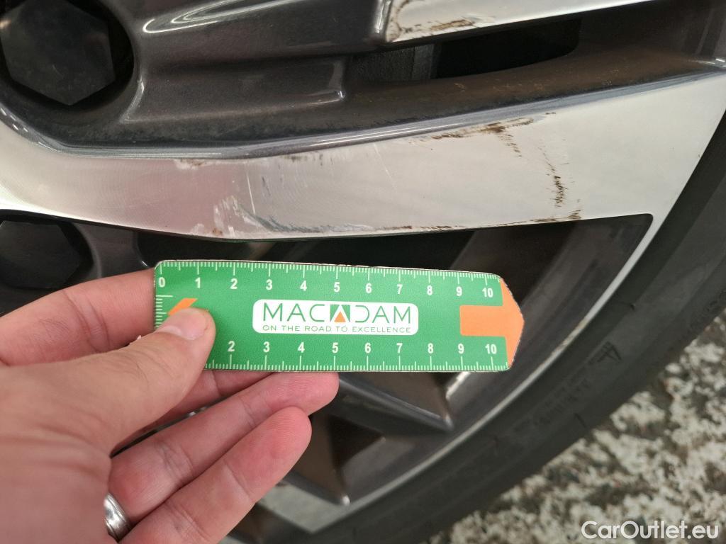  Peugeot  5008  Allure Pack 1.2 PureTech 130CV BVA8 7 Sieges E6d / VO RECONDITIONNE - PHOTOS AVANT RECONDITIONNEMENT #4