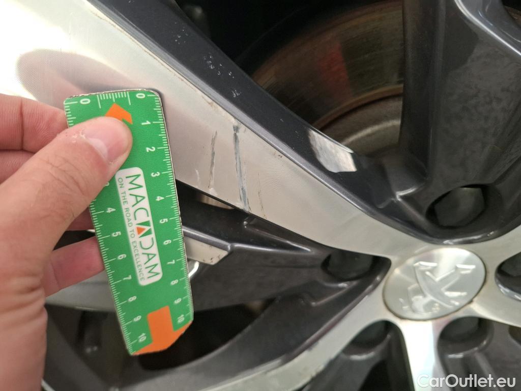  Peugeot  5008  Allure Pack 1.2 PureTech 130CV BVA8 7 Sieges E6d / VO RECONDITIONNE - PHOTOS AVANT RECONDITIONNEMENT #6