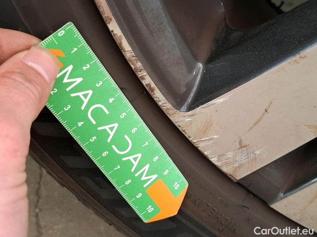  Peugeot  3008  Allure 1.5 HDi 130CV BVA8 E6d #31