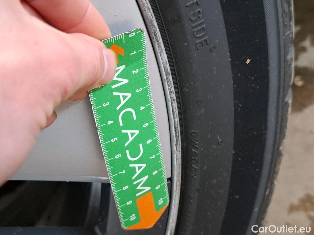  Tesla  Model Y TESLA  / 2020 / 5P / SUV Grande Autonomie Dual-Motor AWD #3