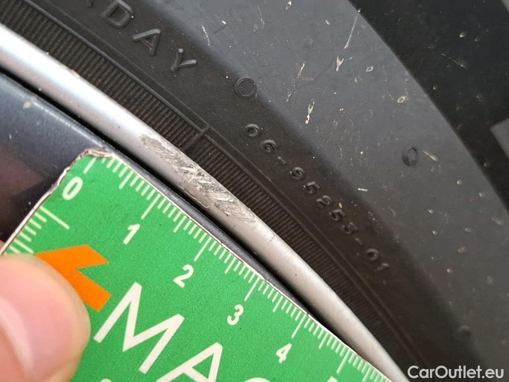  Tesla  Model Y TESLA  / 2020 / 5P / SUV Grande Autonomie Dual-Motor AWD #8