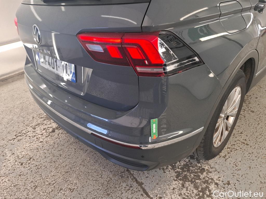  Volkswagen  Tiguan VOLKSWAGEN  / 2020 / 5P / SUV 1.5 TSI 150 DSG7 LIFE BUSI #4