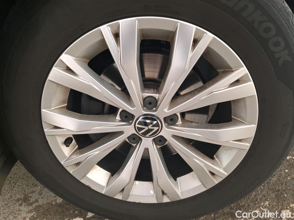  Volkswagen  Tiguan VOLKSWAGEN  / 2020 / 5P / SUV 1.5 TSI 150 DSG7 LIFE BUSI #23