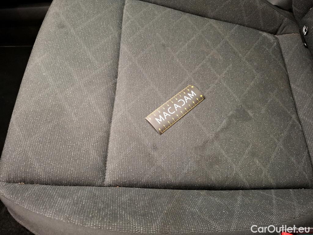  Volkswagen  Golf  VOLKSWAGEN / 2020 / 5P / Berline 2.0 TDI SCR 115 DSG7 Life Busi #18