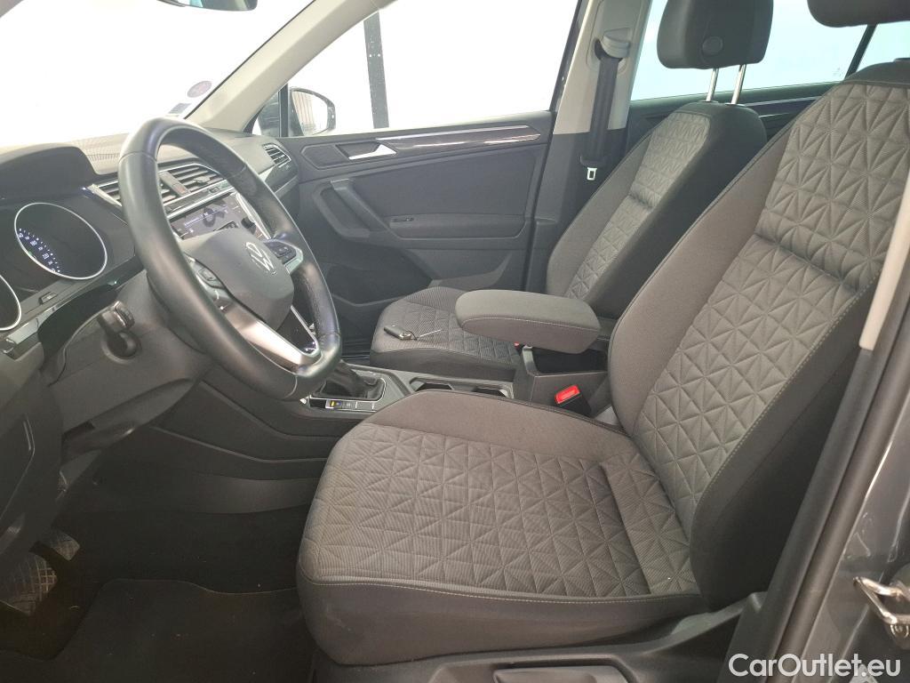  Volkswagen  Tiguan VOLKSWAGEN  / 2020 / 5P / SUV 1.5 TSI 150 DSG7 LIFE BUSI #18