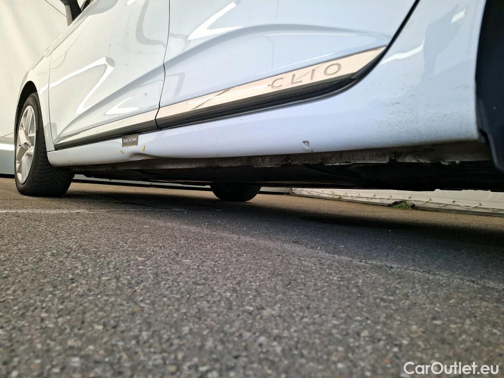  Renault  Clio  V Business 1.6 E-TECH Hybrid 140CV BVA6 E6d #1