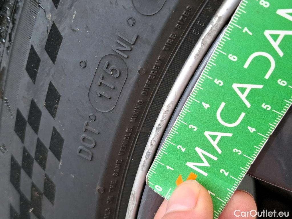  Tesla  Model Y TESLA  / 2020 / 5P / SUV Grande Autonomie Dual-Motor AWD #9