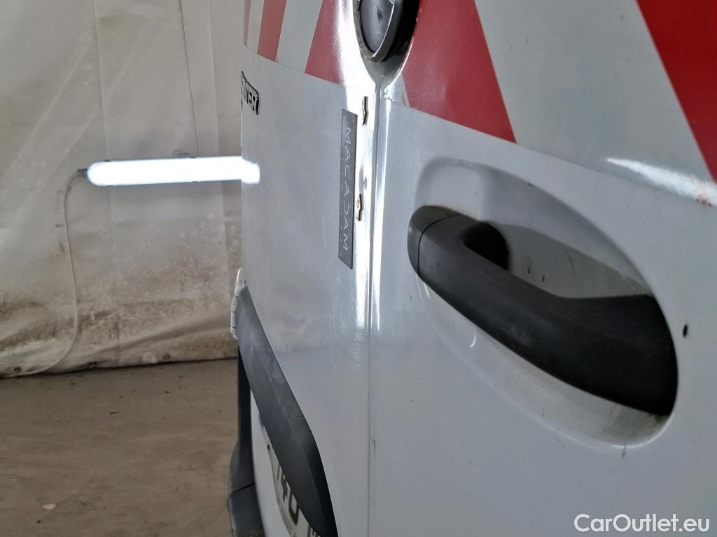  Mercedes  Sprinter MERCEDES-BENZ  / 2018 / 4P / Fourgon tôlé 516 CDI Emp 3665 3.5T #26