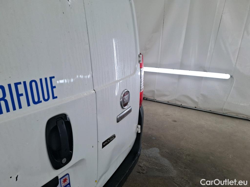  Fiat  Fiorino FIAT  / 2016 / 4P / Fourgonnette 1.3 Multijet 80 Pro Lounge #7