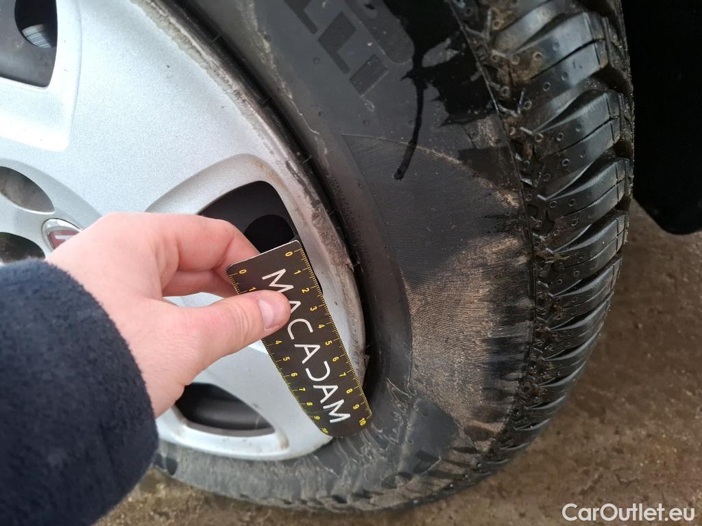  Fiat  Fiorino FIAT  / 2016 / 4P / Fourgonnette 1.3 Multijet 80 Pro Lounge #36