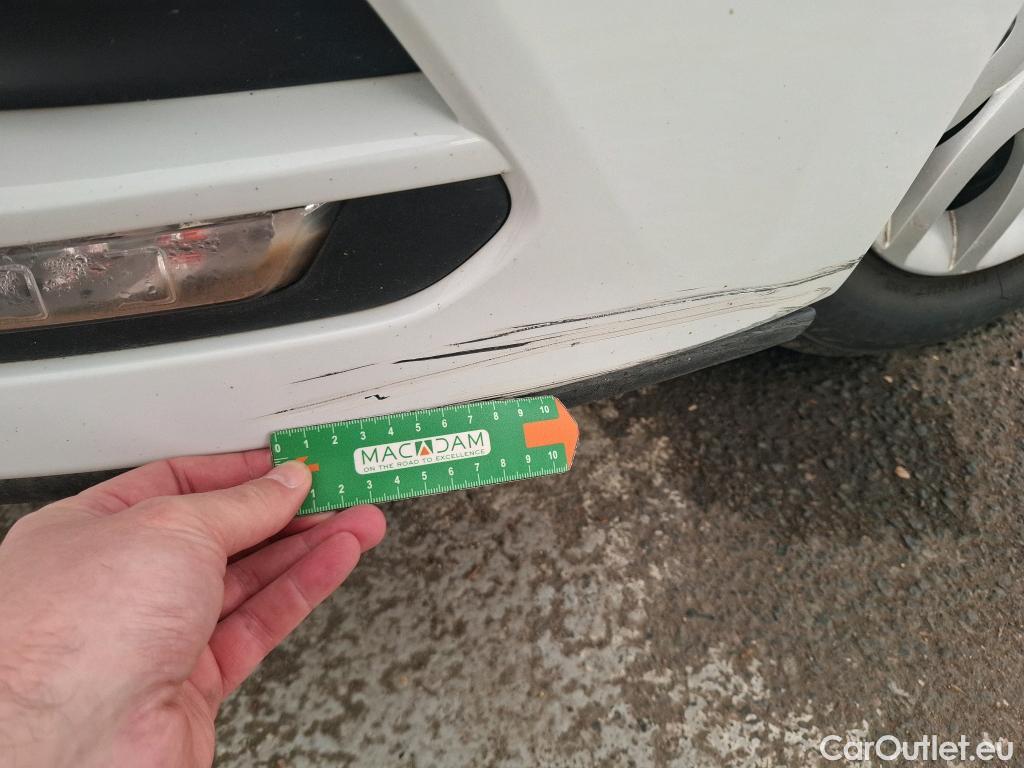  Renault  Clio  IV Air MediaNav 1.5 dCi 90CV BVM5 E6 #16