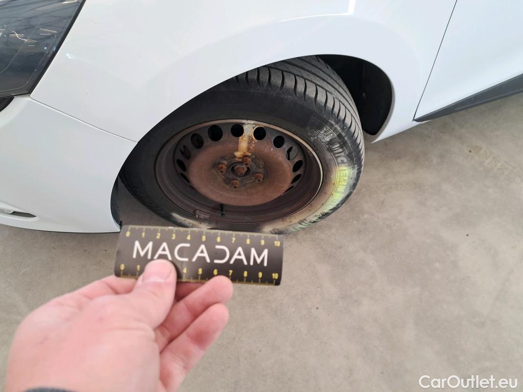  Renault  Clio  IV Générique 1.2 75CV BVM5 E6 / TRANSFO VP/VF #25