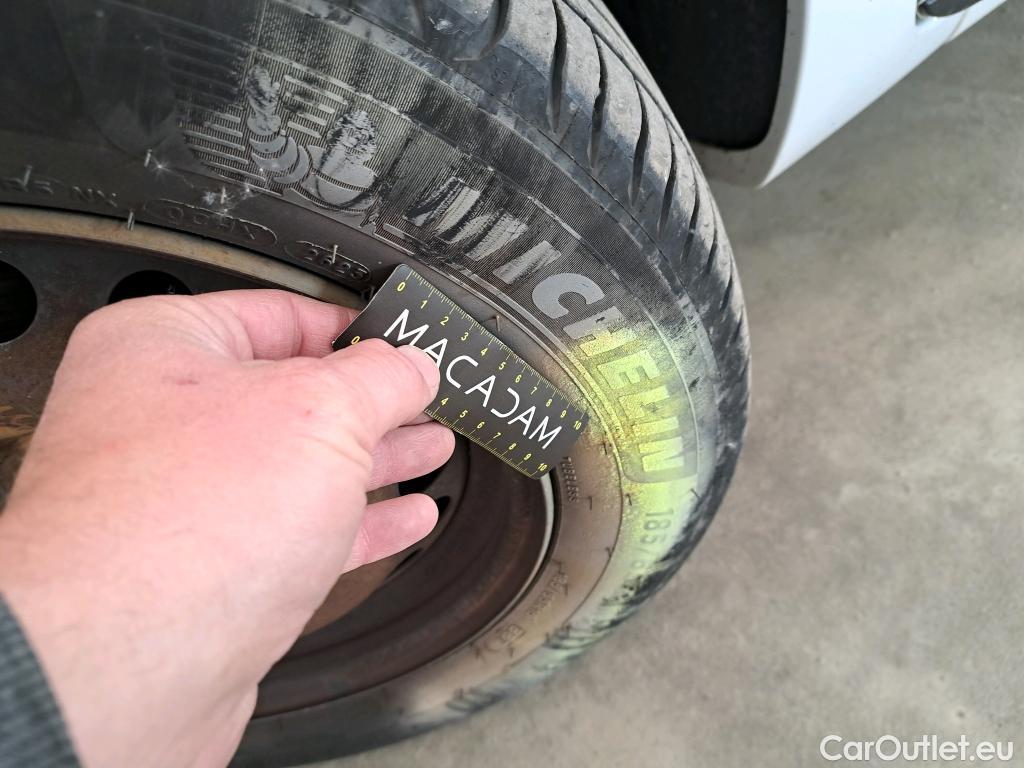  Renault  Clio  IV Générique 1.2 75CV BVM5 E6 / TRANSFO VP/VF #12