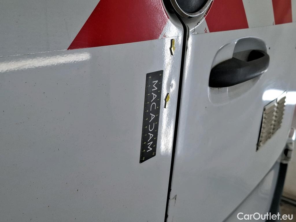  Mercedes  Sprinter MERCEDES-BENZ  / 2018 / 4P / Fourgon tôlé 516 CDI Emp 3665 3.5T #27