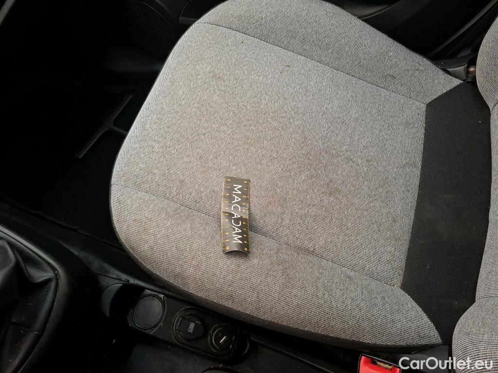  Fiat  Fiorino FIAT  / 2016 / 4P / Fourgonnette 1.3 Multijet 80 Pro Lounge #38