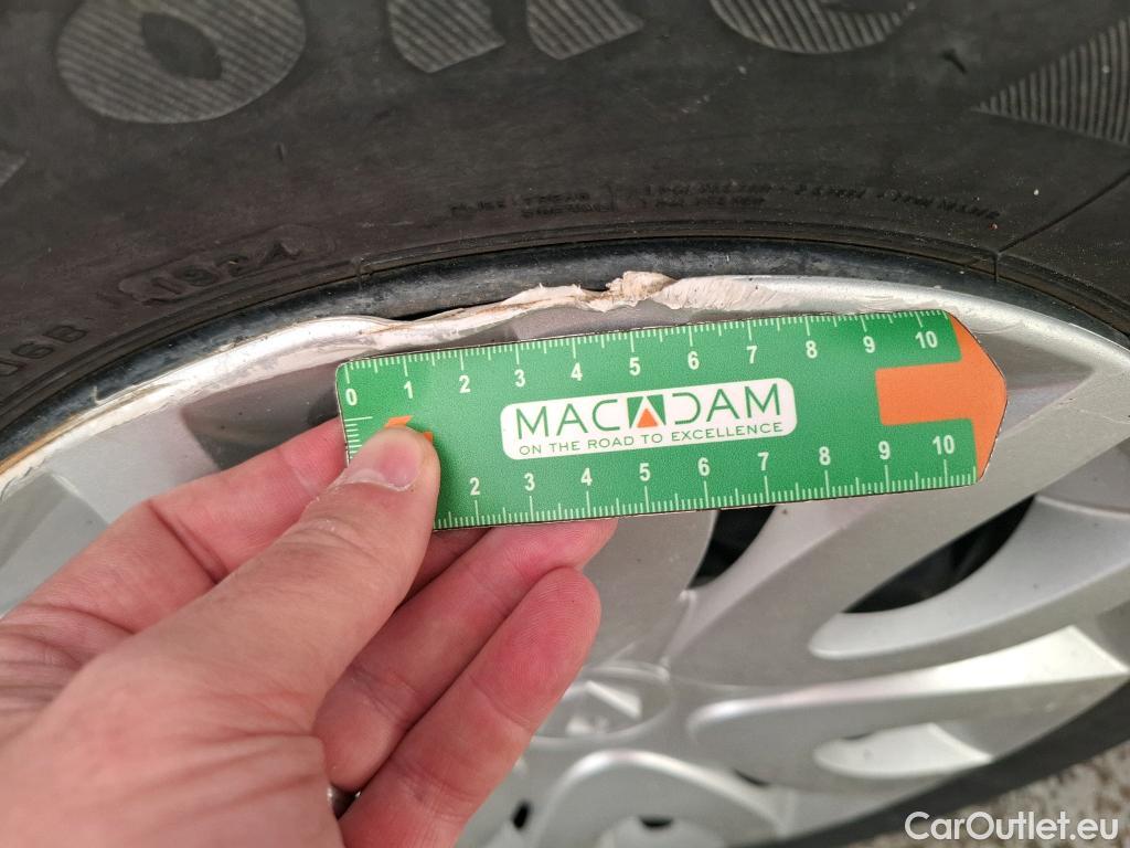  Renault  Clio  IV Air MediaNav 1.5 dCi 90CV BVM5 E6 #38