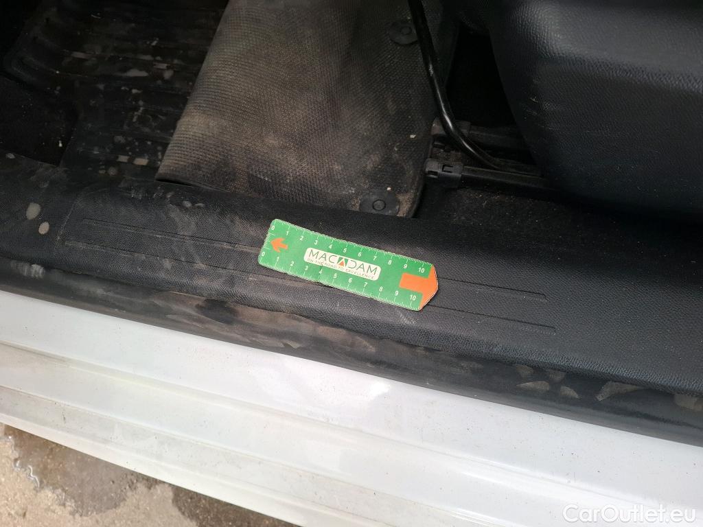  Peugeot  208  Premium 1.5 HDi 100CV BVM6 E6d #18