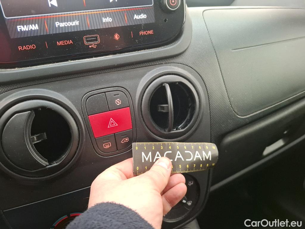  Fiat  Fiorino FIAT  / 2016 / 4P / Fourgonnette 1.3 Multijet 80 Pro Lounge #33