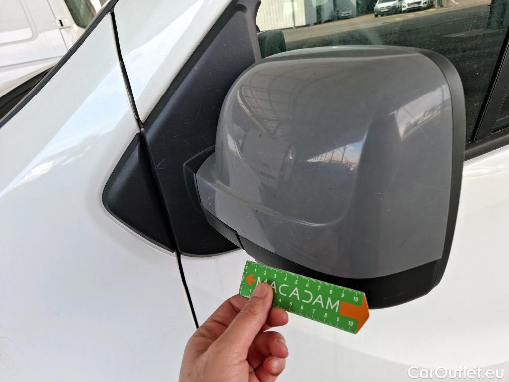  Renault  Trafic  III Fourgon L2H1 3T Confort 2.0 dCi 130CV BVM6 E6d #38