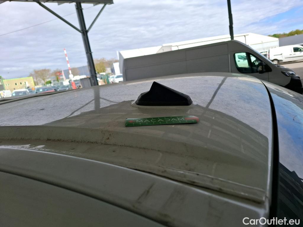  Renault  Trafic  III Fourgon L2H1 3T Confort 2.0 dCi 130CV BVM6 E6d #40