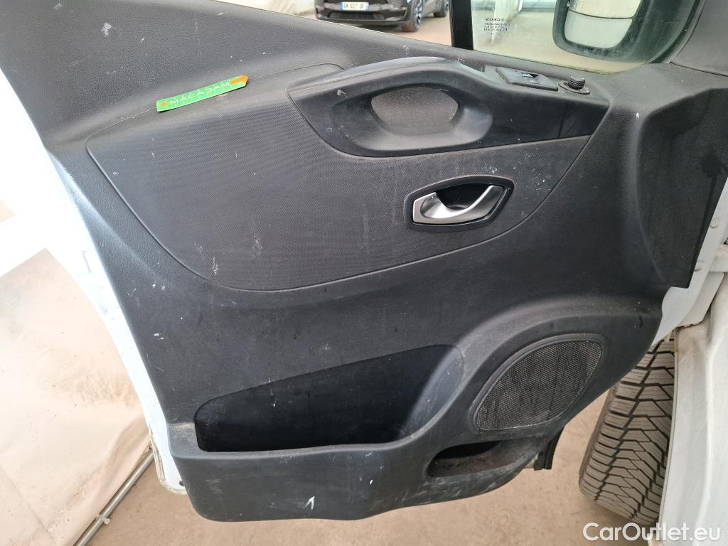  Renault  Trafic RENAULT  / 2019 / 4P / Fourgon tole FG GCF L2H1 1300 dCi 120 #37