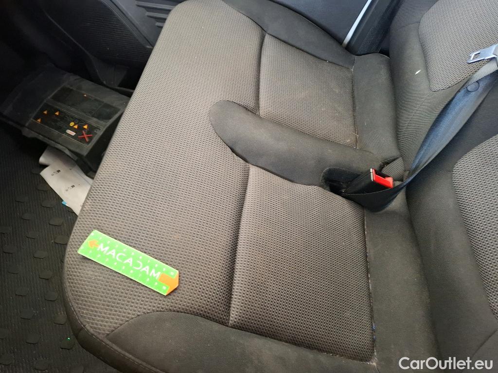  Renault  Trafic  III Fourgon L2H1 3T Confort 2.0 dCi 130CV BVM6 E6d #35