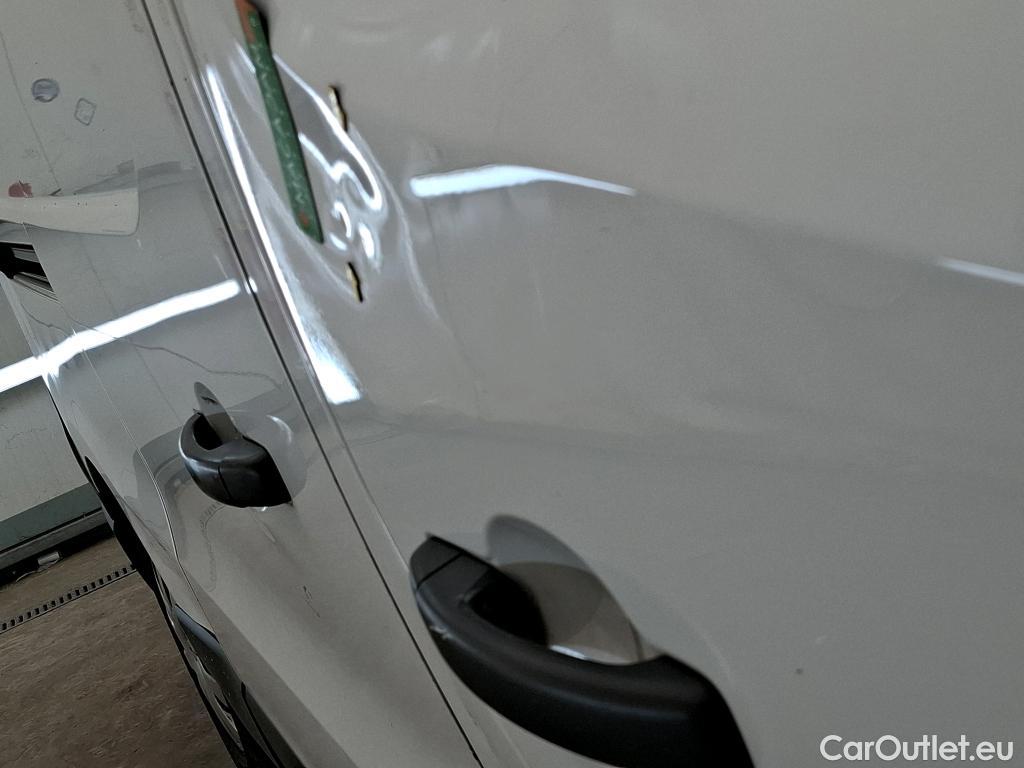  Renault  Trafic RENAULT  / 2019 / 4P / Fourgon tole FG GCF L2H1 1300 dCi 120 #52