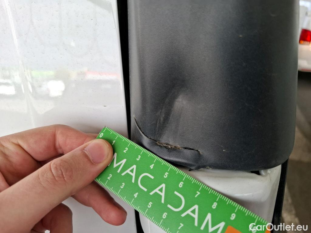  Renault  Trafic  III Fourgon L2H1 3T Confort 2.0 dCi 130CV BVM6 E6d #42