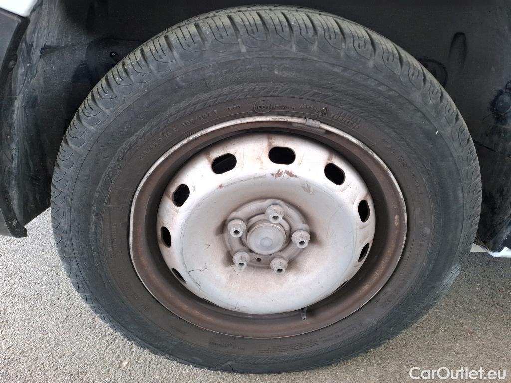  Renault  Trafic  III Fourgon L2H1 3T Confort 2.0 dCi 130CV BVM6 E6d #25