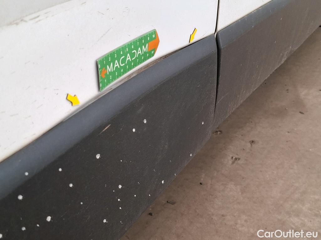  Renault  Trafic RENAULT  / 2019 / 4P / Fourgon tole FG GCF L2H1 1300 dCi 120 #44