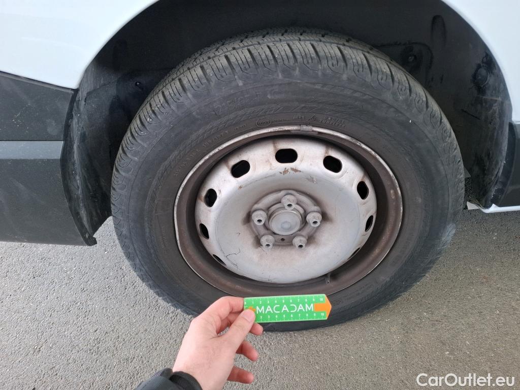  Renault  Trafic  III Fourgon L2H1 3T Confort 2.0 dCi 130CV BVM6 E6d #30