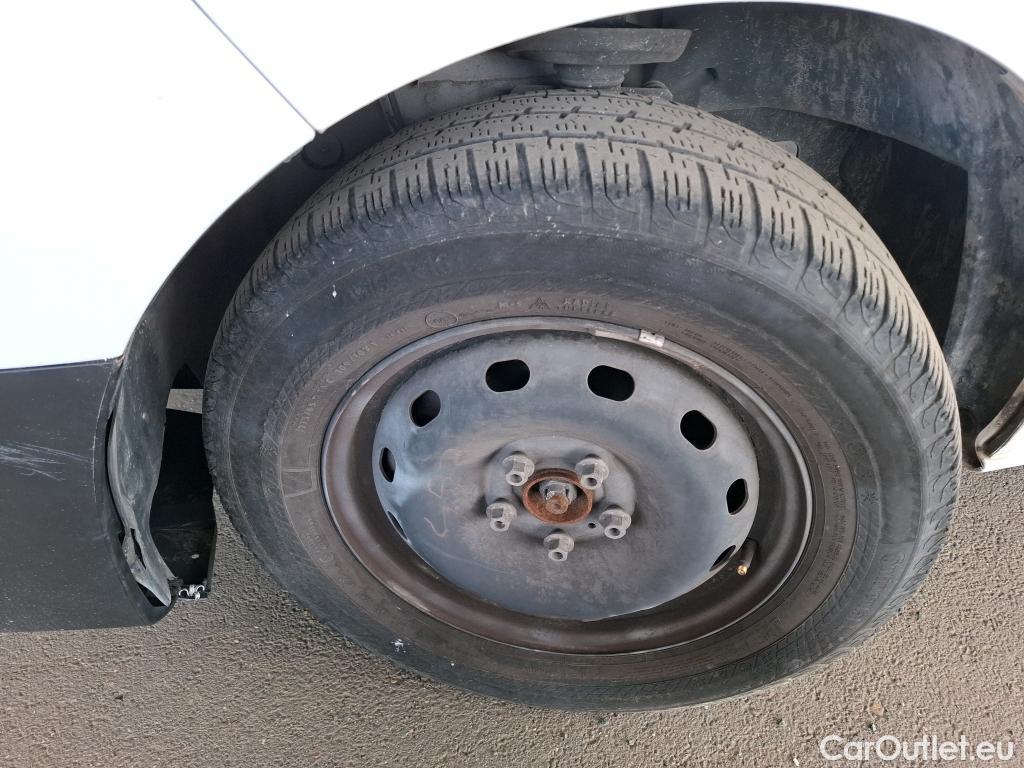  Renault  Trafic  III Fourgon L2H1 3T Confort 2.0 dCi 130CV BVM6 E6d #15