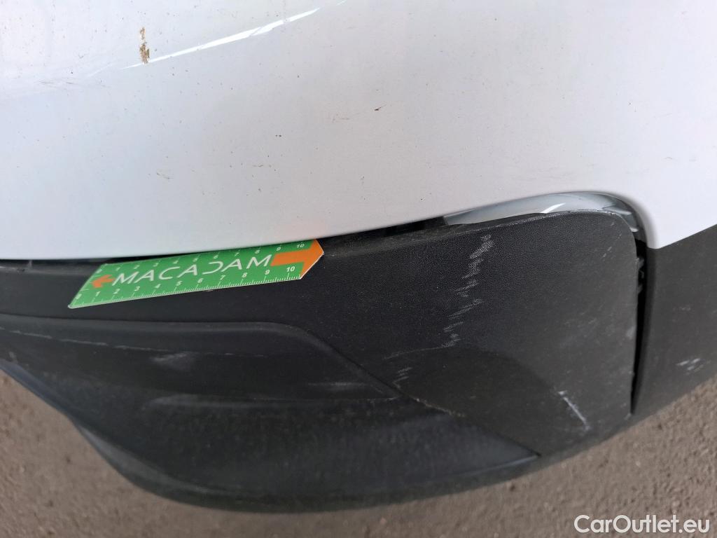  Renault  Trafic  III Fourgon L2H1 3T Confort 2.0 dCi 130CV BVM6 E6d #44