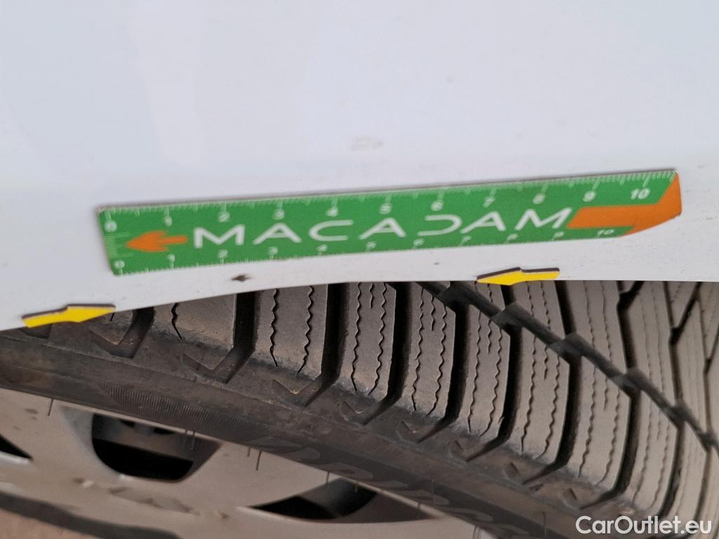  Renault  Trafic RENAULT  / 2019 / 4P / Fourgon tole FG GCF L2H1 1300 dCi 120 #49