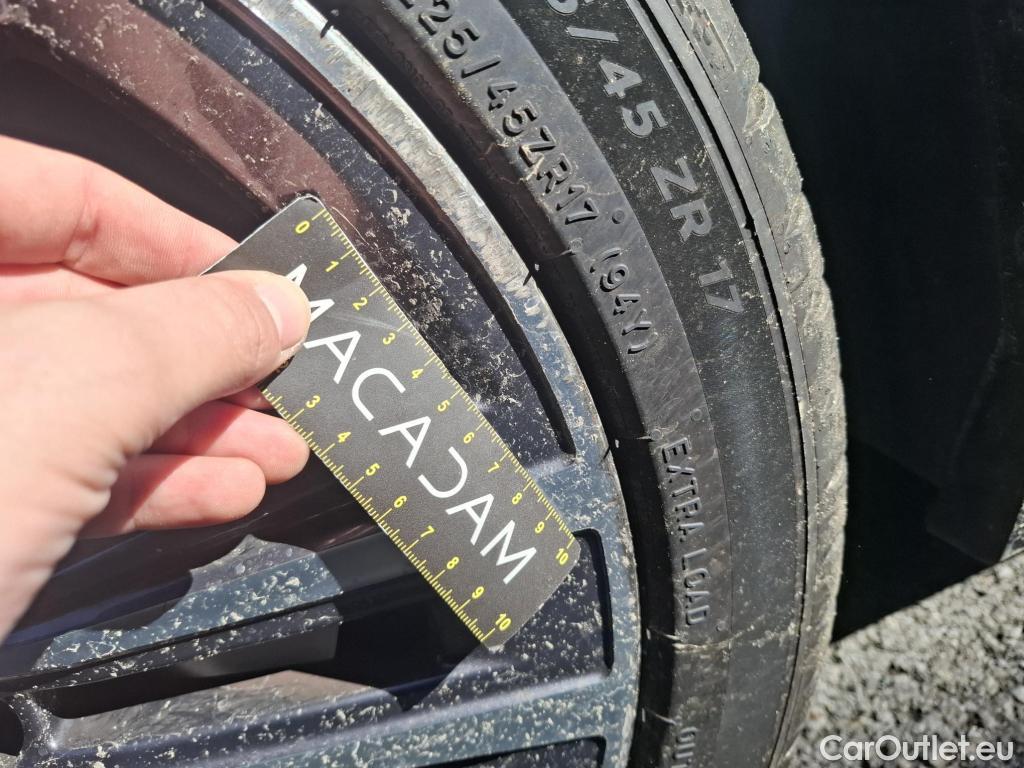  Bmw  Serie 1 BMW Série 1 / 2019 / 5P / Berline 116i Business Design #9