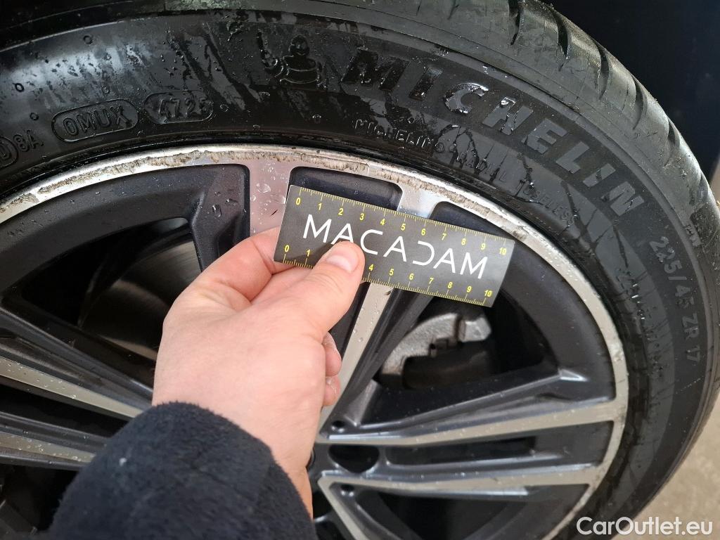  Bmw  Serie 1 BMW Série 1 / 2019 / 5P / Berline 116i Business Design #30