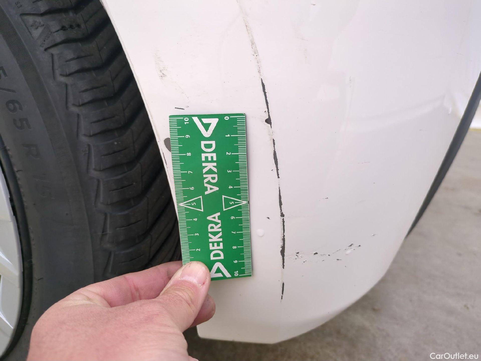  Toyota  Yaris TOYOTA  Hybride / 2019 / 5P / Berline Hybride 116h Dynamic Business Beyond Zer #30