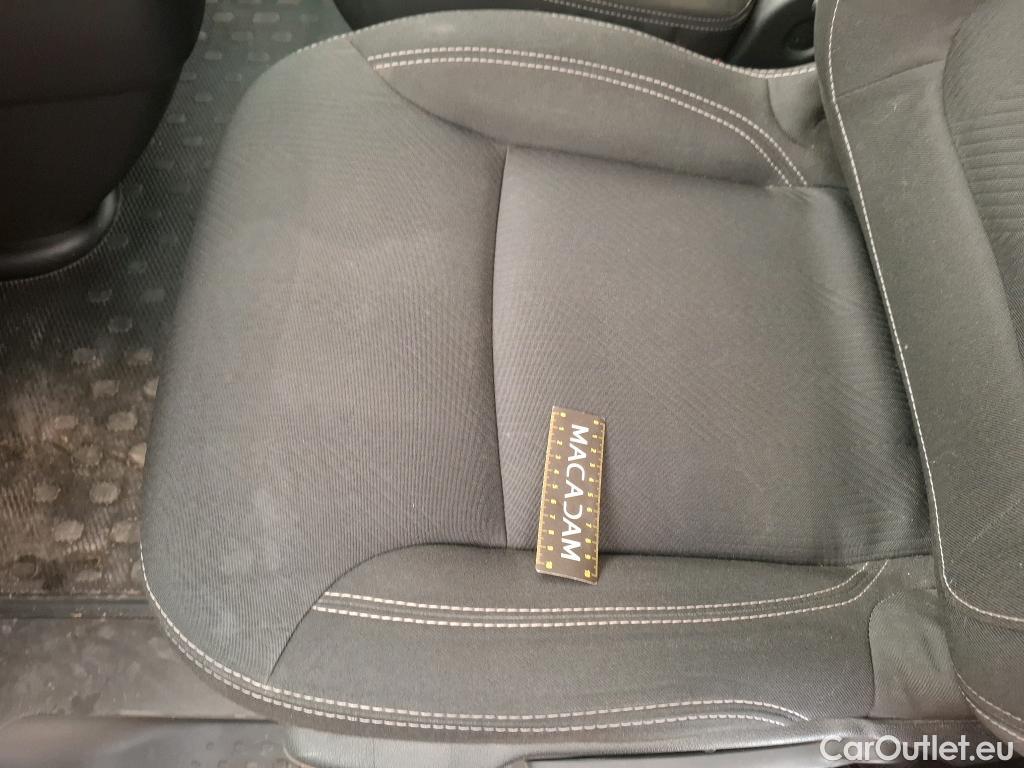  Renault  Trafic  Fourgon L2H1 3T Grand Confort 2.0 dCi 130CV BVM6 E6d #38