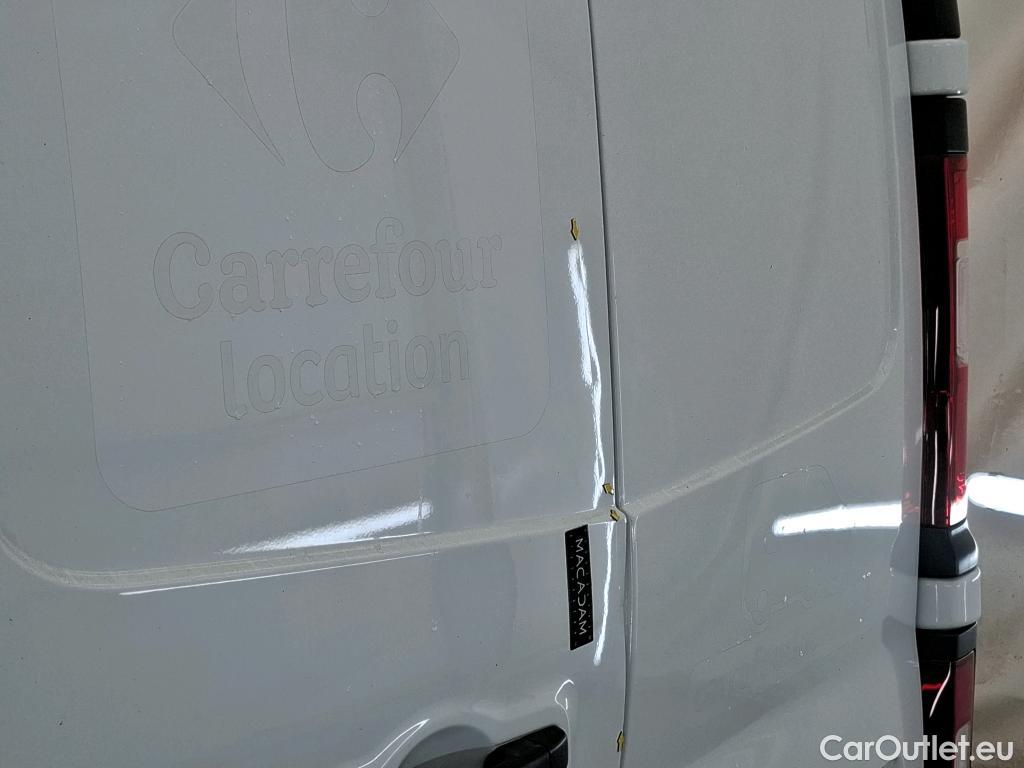  Renault  Trafic  Fourgon L2H1 3T Grand Confort 2.0 dCi 130CV BVM6 E6d #17