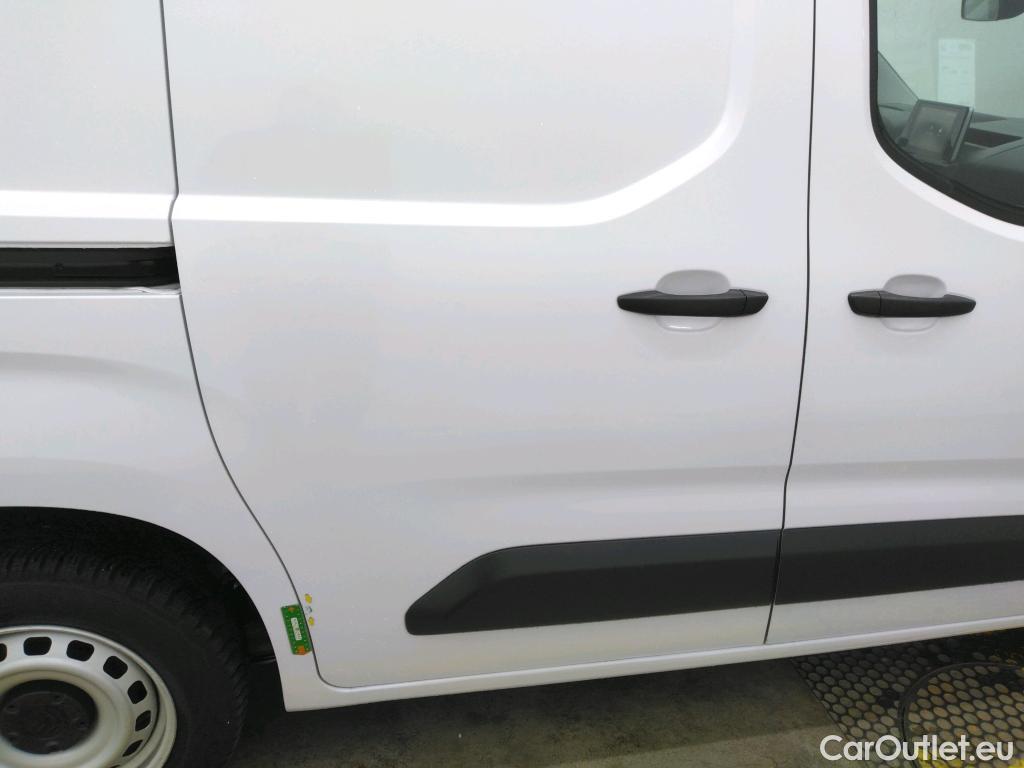  Citroen  Berlingo CITROEN  VU 4p Fourgonnette M 650kg BlueHDi 100 SandS BVM Driver #27