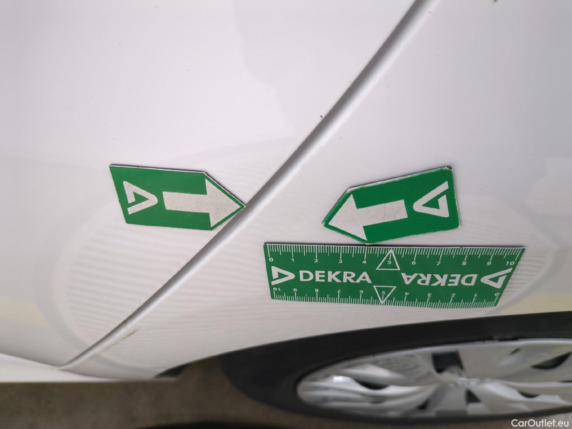  Toyota  Yaris TOYOTA  Hybride / 2019 / 5P / Berline Hybride 116h Dynamic Business Beyond Zer #26