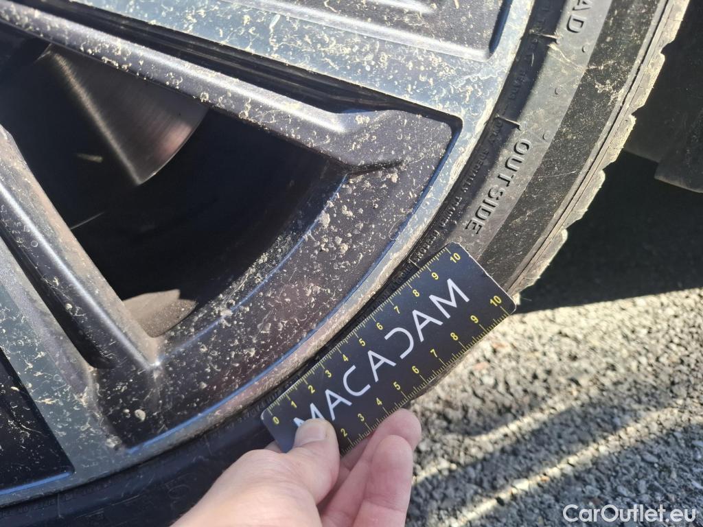  Bmw  Serie 1 BMW Série 1 / 2019 / 5P / Berline 116i Business Design #8