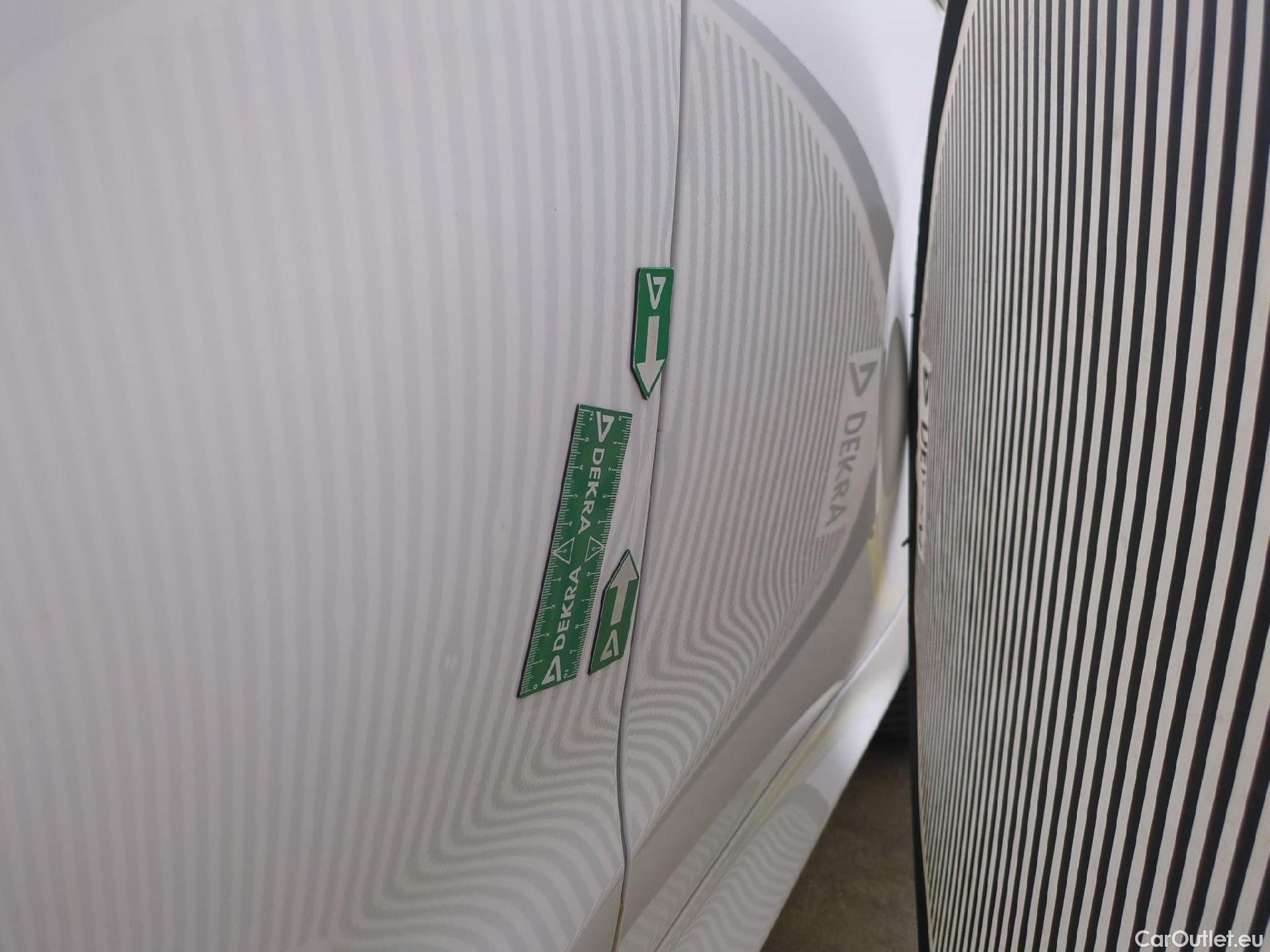  Toyota  Yaris TOYOTA  Hybride / 2019 / 5P / Berline Hybride 116h Dynamic Business Beyond Zer #23