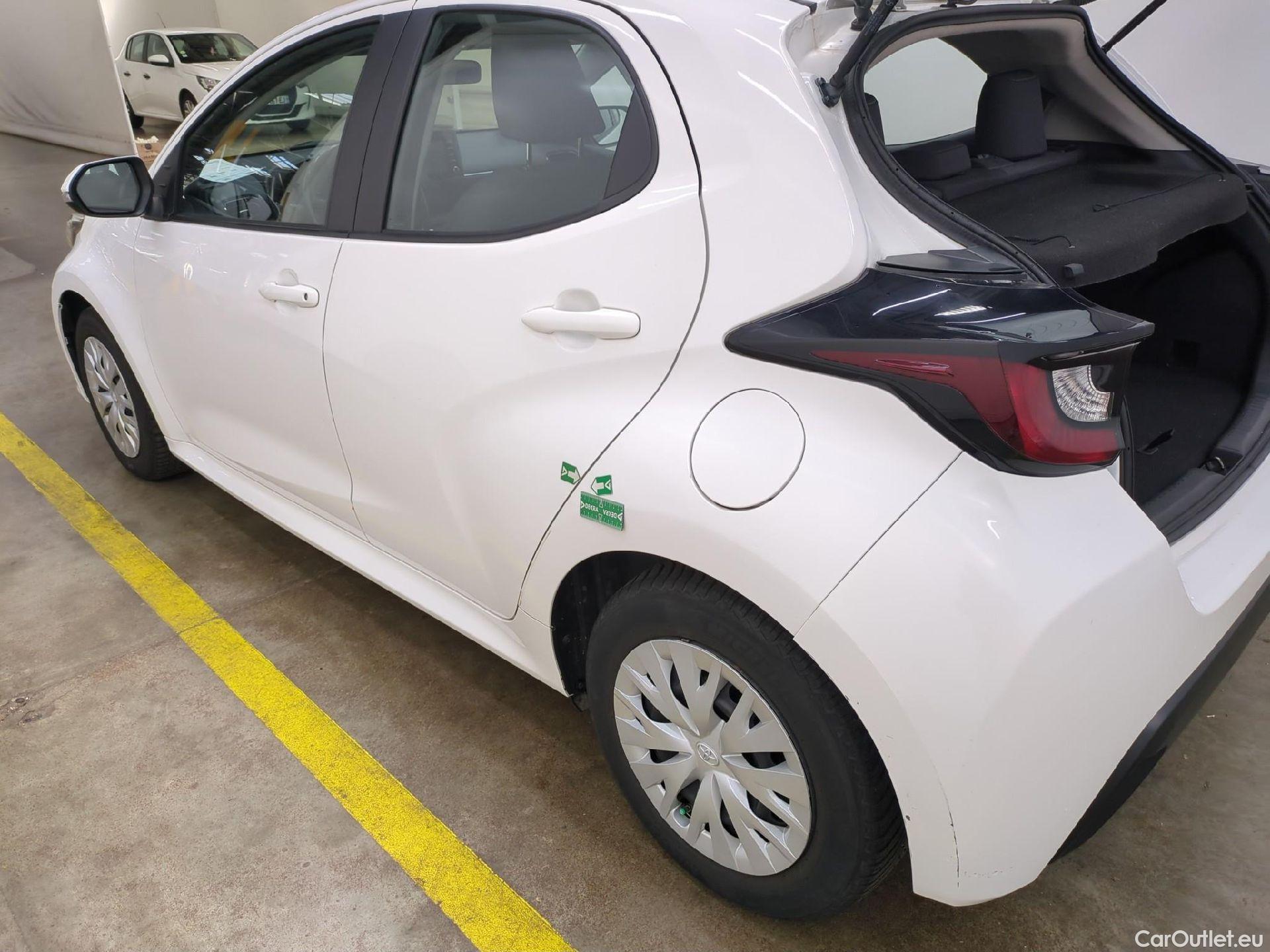  Toyota  Yaris TOYOTA  Hybride / 2019 / 5P / Berline Hybride 116h Dynamic Business Beyond Zer #25