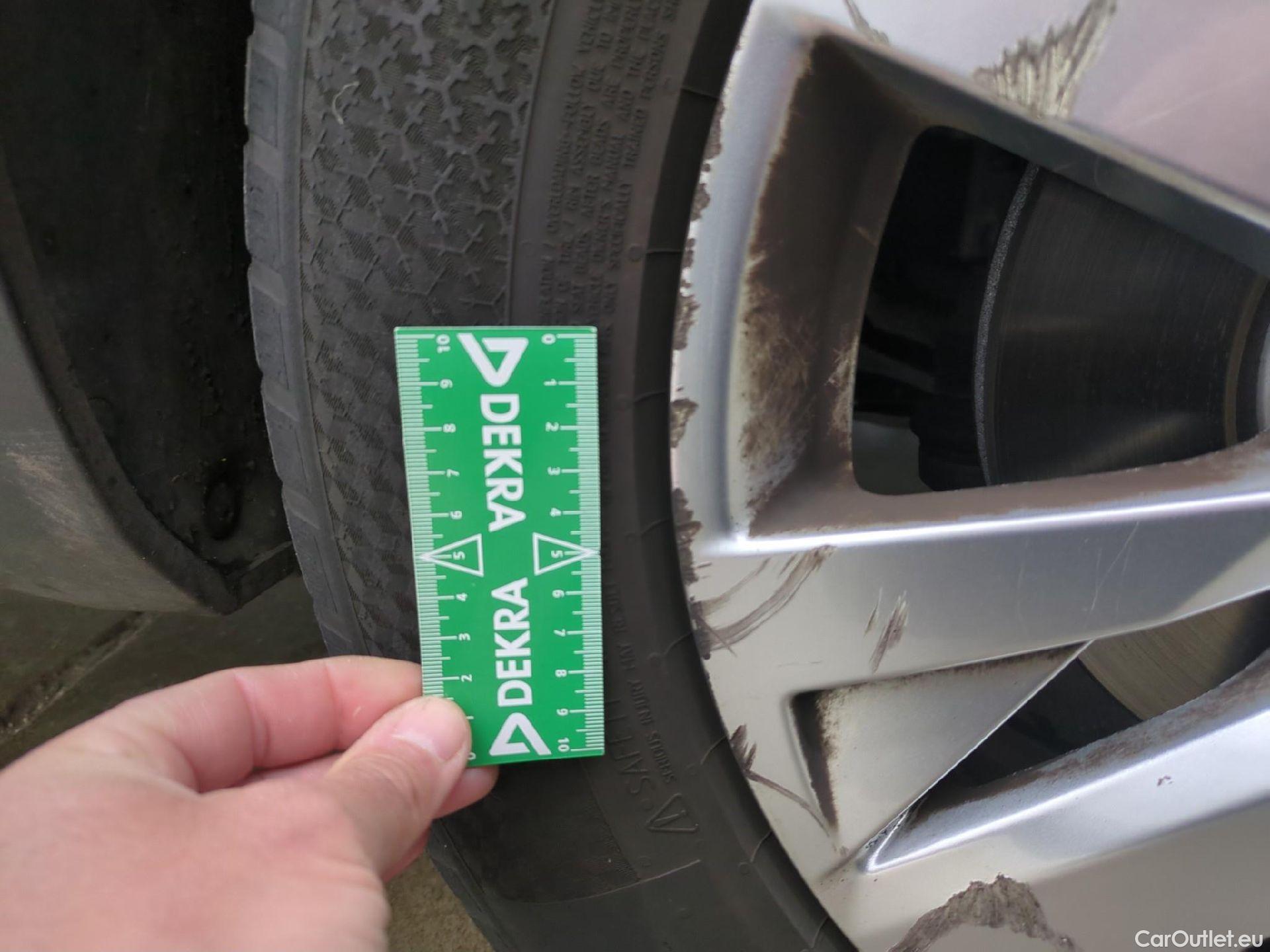  Peugeot  3008  Active Pack 1.5 HDi 130CV BVA8 E6d #35