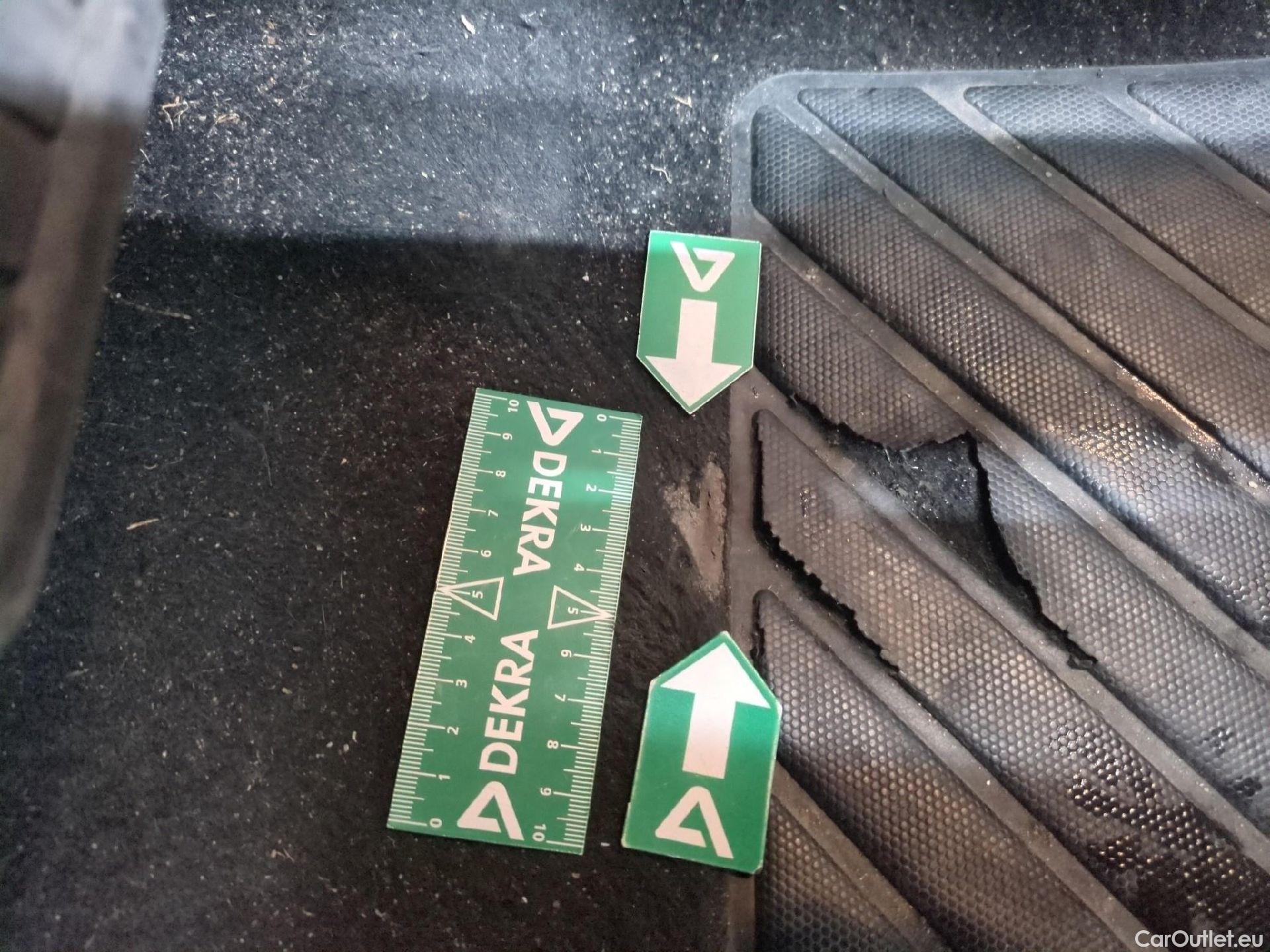  Peugeot  3008  Active Pack 1.5 HDi 130CV BVA8 E6d #12