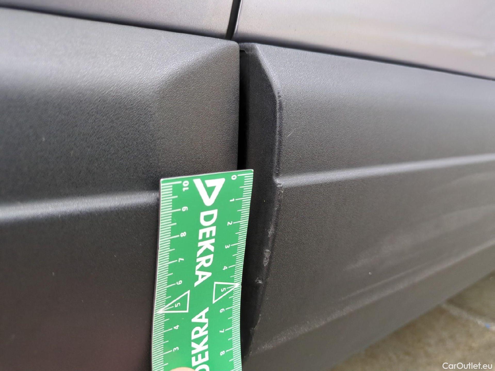  Peugeot  3008  Active Pack 1.5 HDi 130CV BVA8 E6d #77