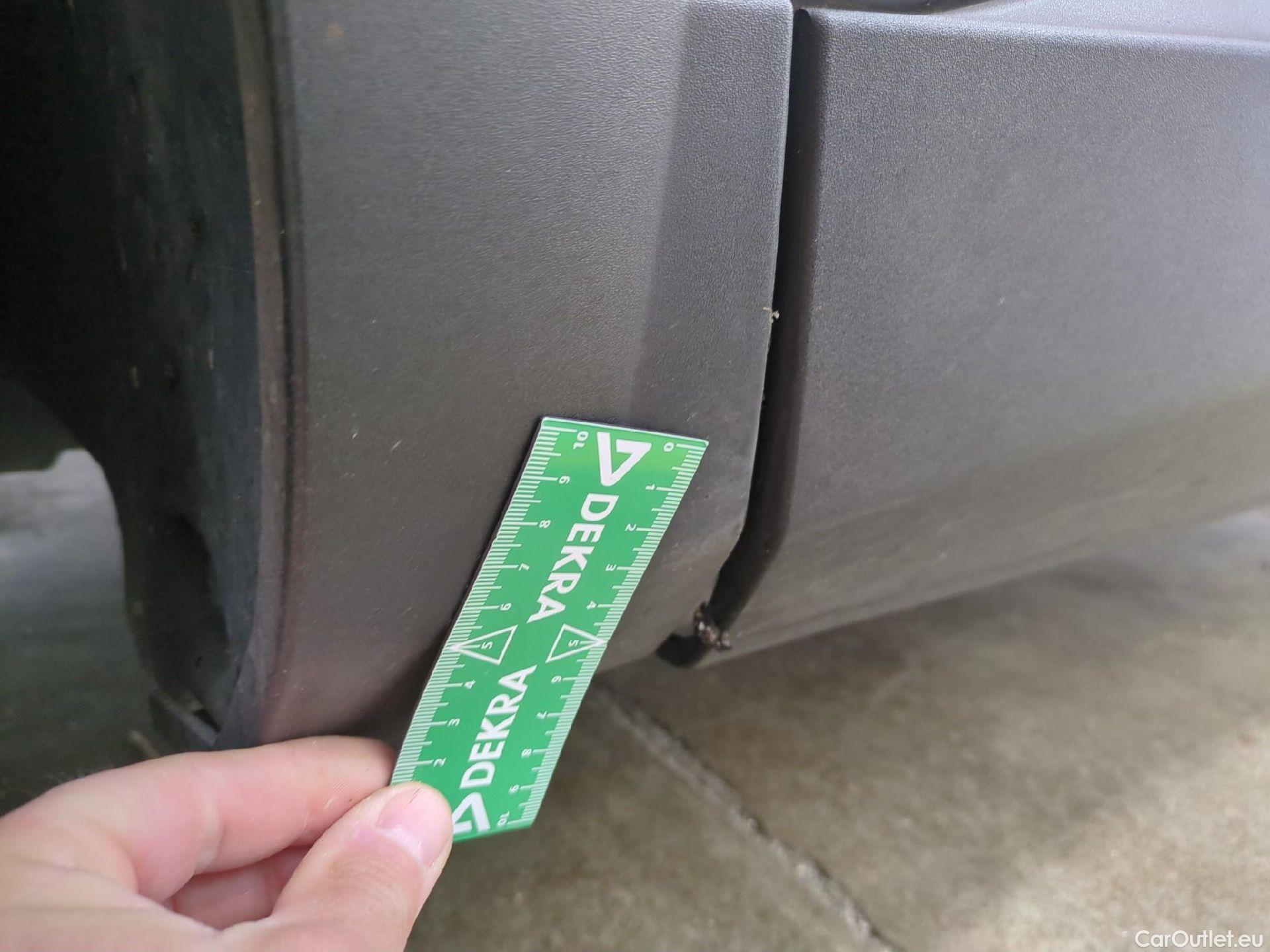  Peugeot  3008  Active Pack 1.5 HDi 130CV BVA8 E6d #52