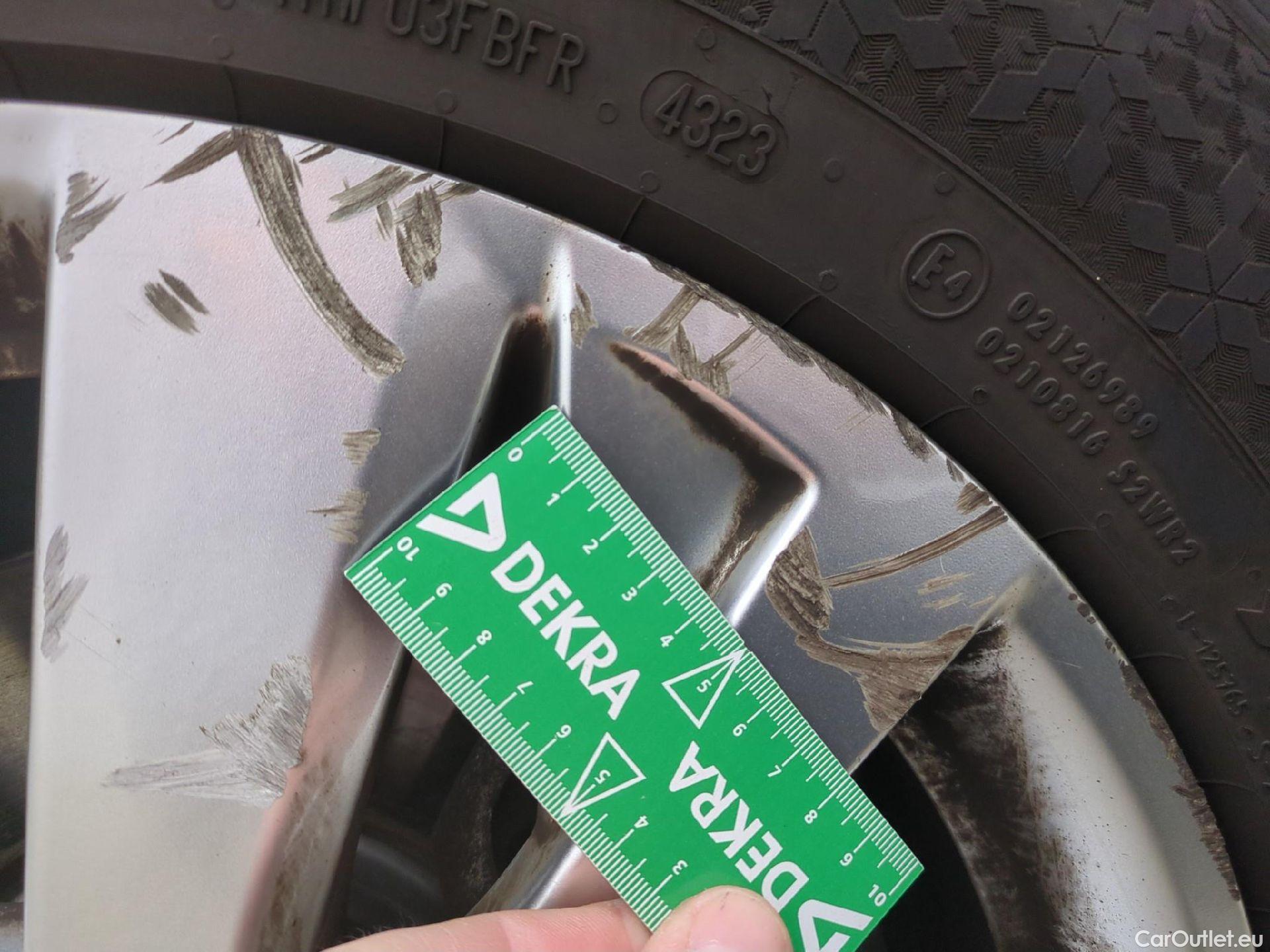  Peugeot  3008  Active Pack 1.5 HDi 130CV BVA8 E6d #38