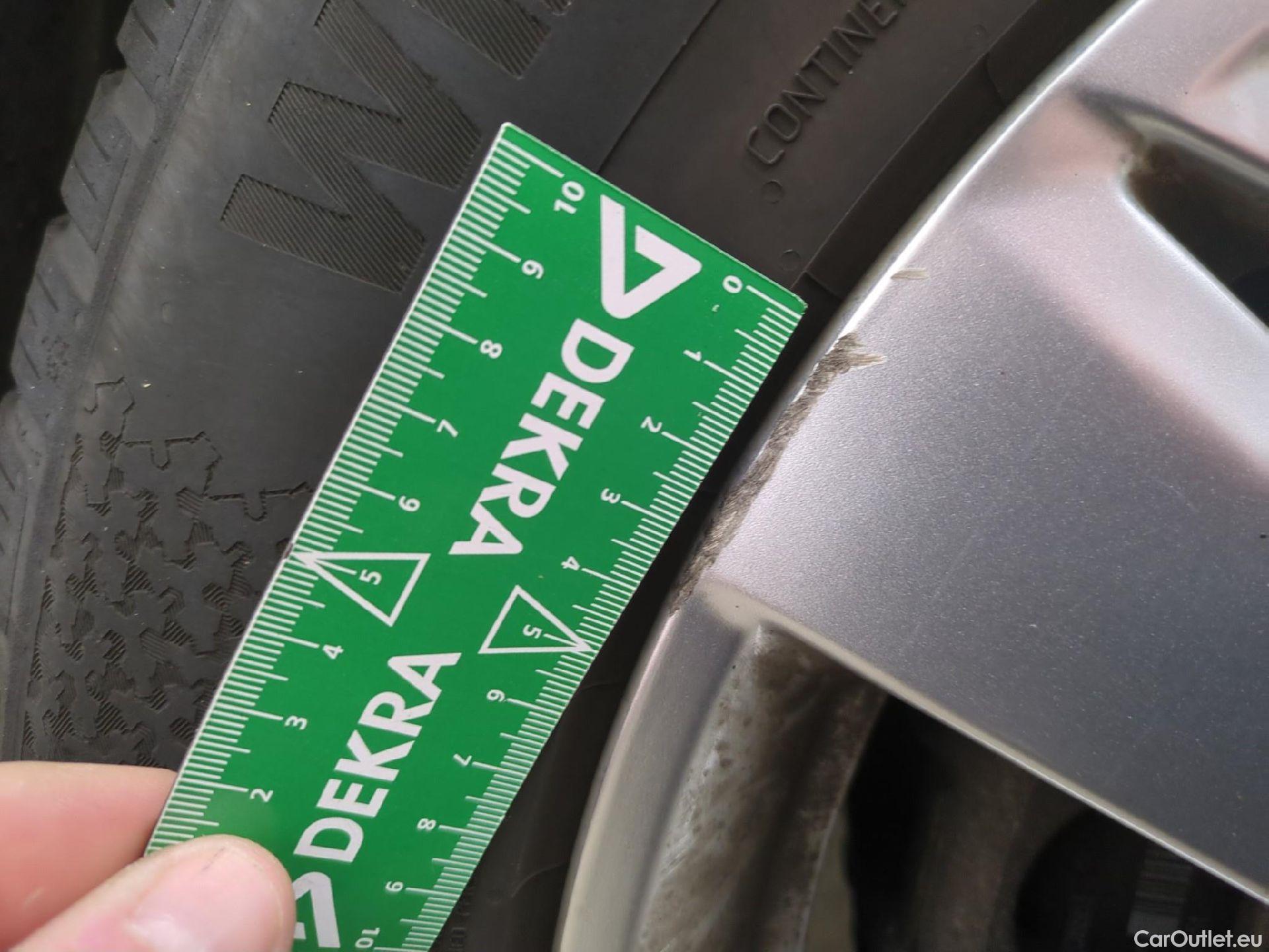  Peugeot  3008  Active Pack 1.5 HDi 130CV BVA8 E6d #30